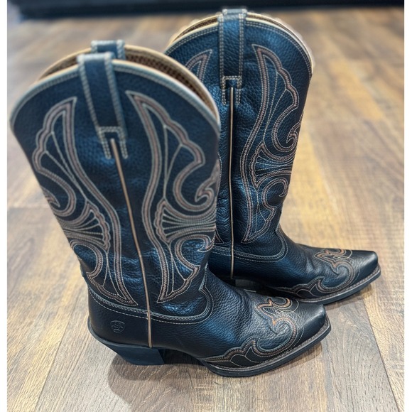 Ariat Shoes - Ariat Roundup D Toe Wing Tip Western Cowgirl Boots Size 6.5B‎